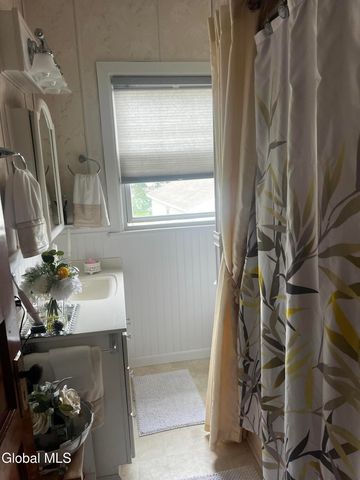 107 E Montgomery Street, Johnstown, NY 12095