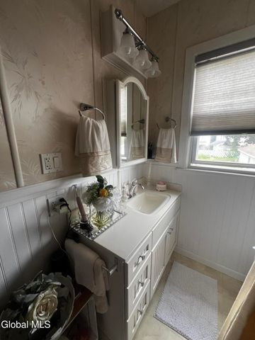 107 E Montgomery Street, Johnstown, NY 12095