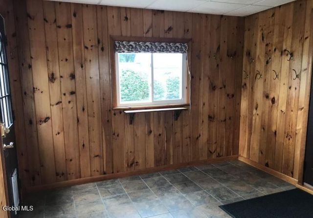 107 E Montgomery Street, Johnstown, NY 12095