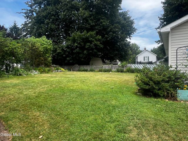 107 E Montgomery Street, Johnstown, NY 12095