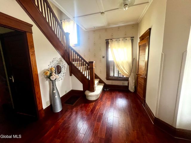 107 E Montgomery Street, Johnstown, NY 12095