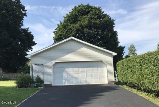 107 E Montgomery Street, Johnstown, NY 12095