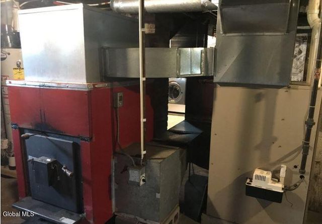 107 E Montgomery Street, Johnstown, NY 12095