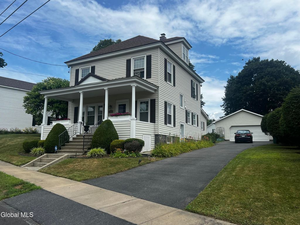 107 E Montgomery Street, Johnstown, NY 12095
