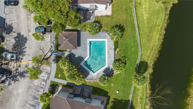 7155 NW 179th St 108, Hialeah, FL 33015