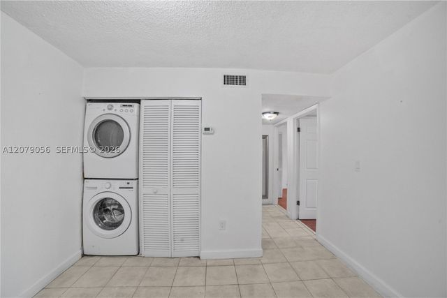7155 NW 179th St 108, Hialeah, FL 33015