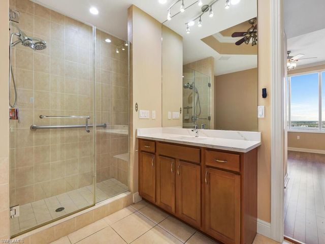 2104 W 1st ST 2304, Fort Myers, FL 33901