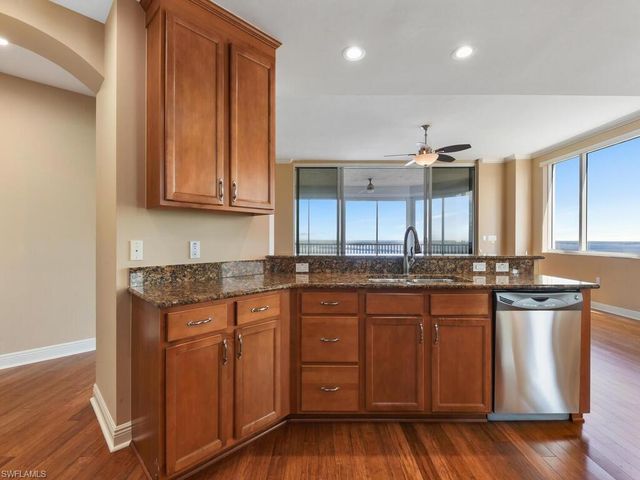 2104 W 1st ST 2304, Fort Myers, FL 33901