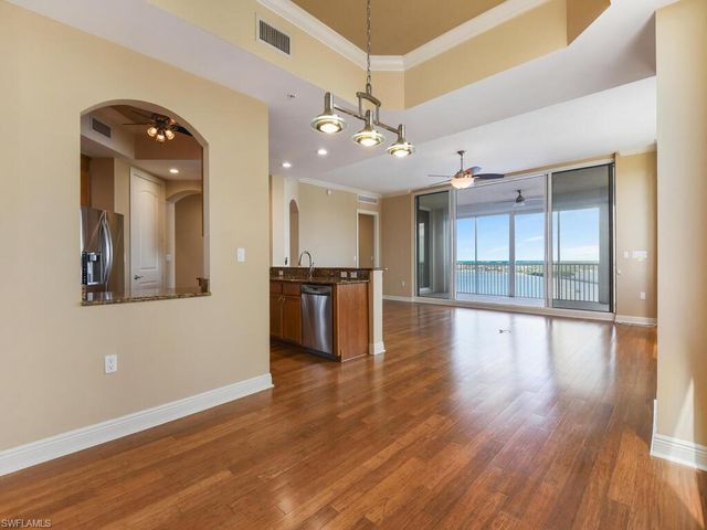 2104 W 1st ST 2304, Fort Myers, FL 33901