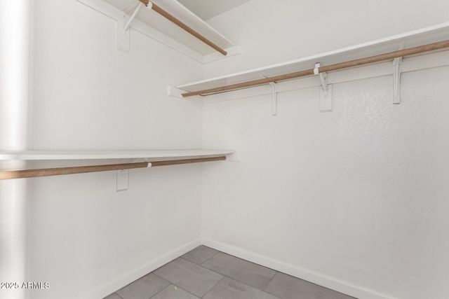 615 N ARROWHEAD Drive Apt 3, Chandler, AZ 85224
