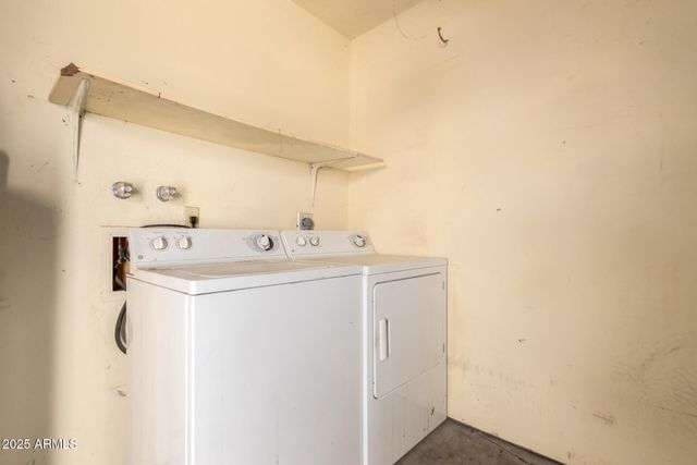 615 N ARROWHEAD Drive Apt 3, Chandler, AZ 85224
