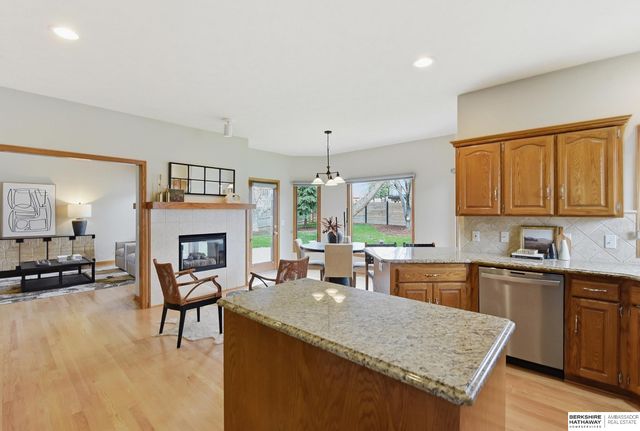 15217 Corby Street, Omaha, NE 68116