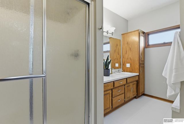 15217 Corby Street, Omaha, NE 68116