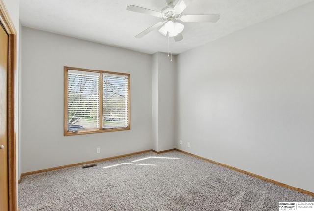15217 Corby Street, Omaha, NE 68116