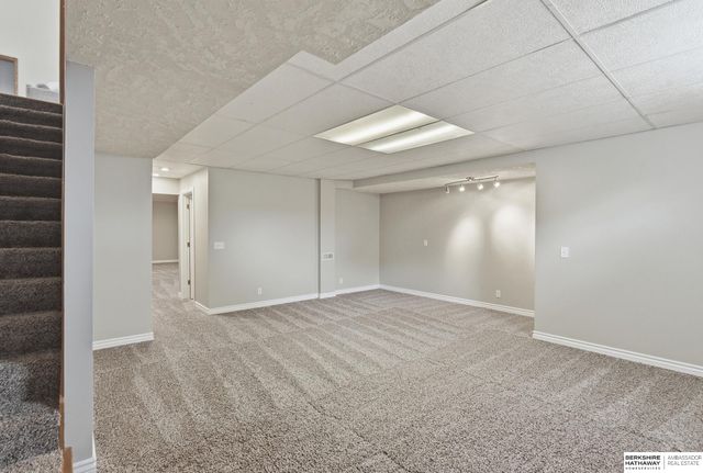 15217 Corby Street, Omaha, NE 68116