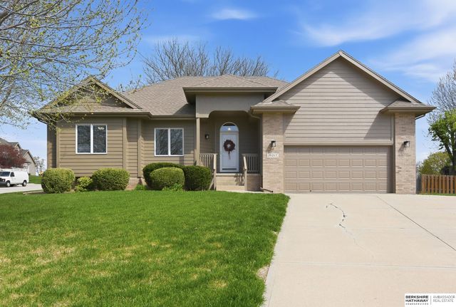 15217 Corby Street, Omaha, NE 68116
