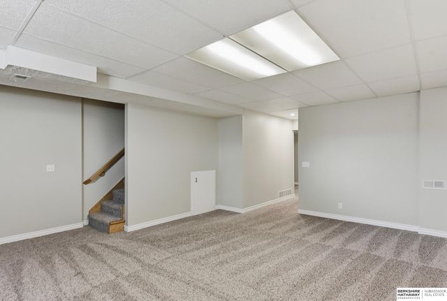 15217 Corby Street, Omaha, NE 68116