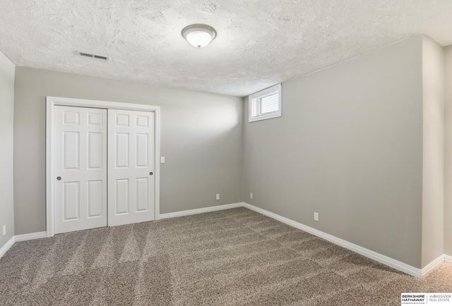 15217 Corby Street, Omaha, NE 68116