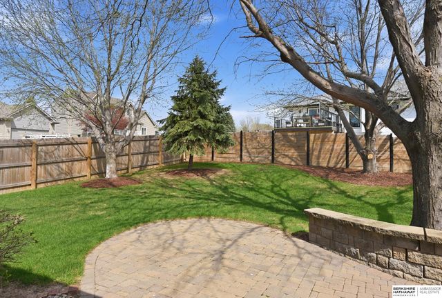 15217 Corby Street, Omaha, NE 68116