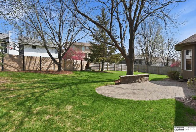 15217 Corby Street, Omaha, NE 68116