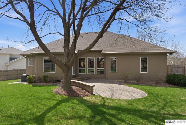 15217 Corby Street, Omaha, NE 68116