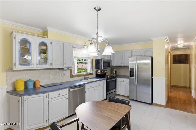 177 Nutwood Avenue, Colonie, NY 12304