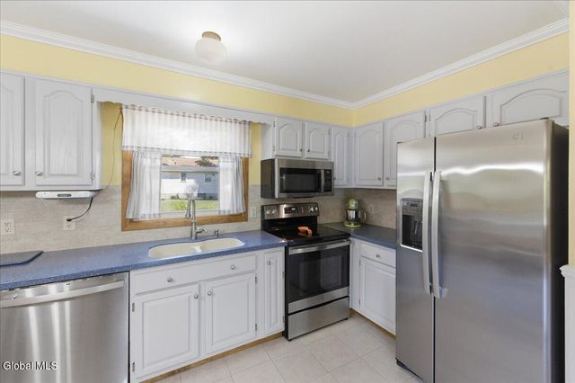 177 Nutwood Avenue, Colonie, NY 12304