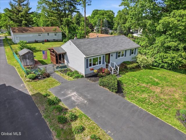177 Nutwood Avenue, Colonie, NY 12304
