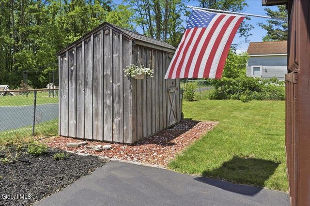 177 Nutwood Avenue, Colonie, NY 12304