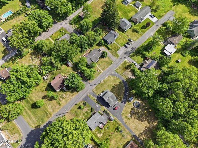 177 Nutwood Avenue, Colonie, NY 12304