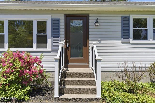 177 Nutwood Avenue, Colonie, NY 12304