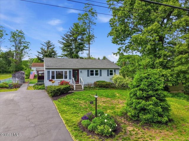 177 Nutwood Avenue, Colonie, NY 12304