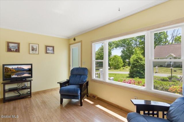 177 Nutwood Avenue, Colonie, NY 12304