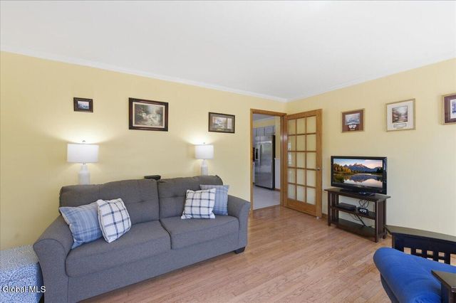 177 Nutwood Avenue, Colonie, NY 12304