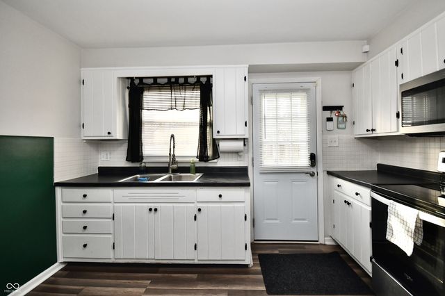 716 S Avon Avenue, Avon, IN 46123