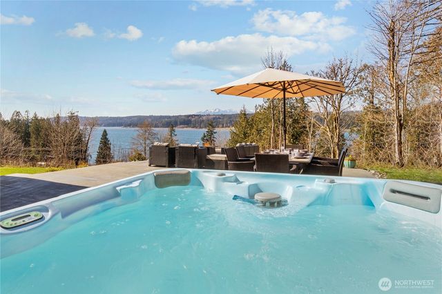 31 E Cove View Drive, Belfair, WA 98528