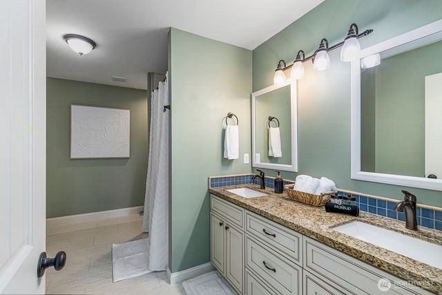 31 E Cove View Drive, Belfair, WA 98528