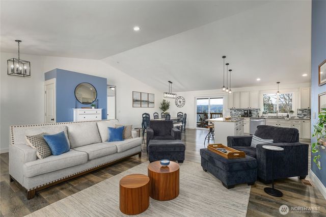 31 E Cove View Drive, Belfair, WA 98528