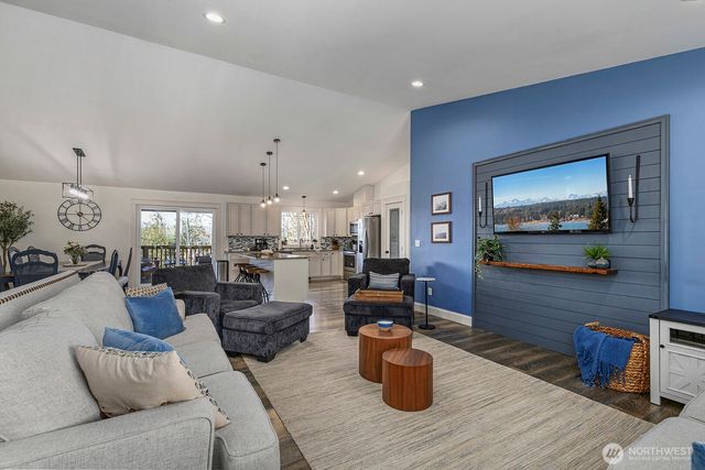 31 E Cove View Drive, Belfair, WA 98528