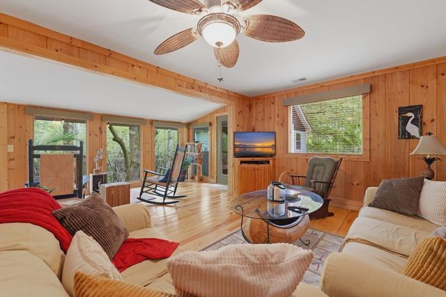 150 Franks Lane, Ridgeville, SC 29472