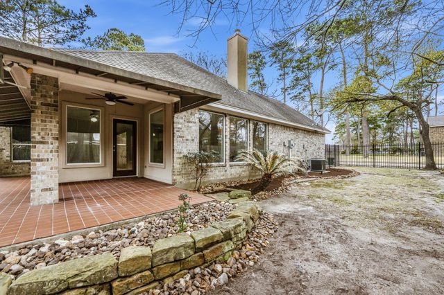 3238 Lazy Lake Lane, Montgomery, TX 77356