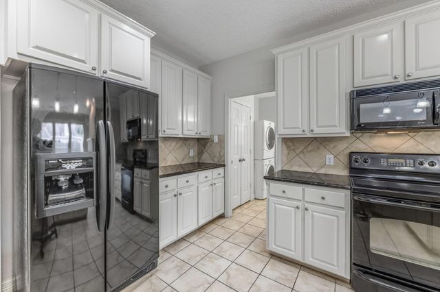 3238 Lazy Lake Lane, Montgomery, TX 77356