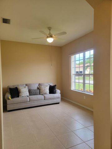 633 SW Long Key Court, Port St Lucie, FL 34986