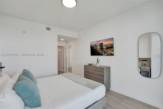 580 72nd St 1012, Miami Beach, FL 33141