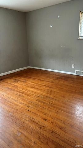 7009 Laupher Lane, St Louis, MO 63042