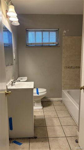 7009 Laupher Lane, St Louis, MO 63042