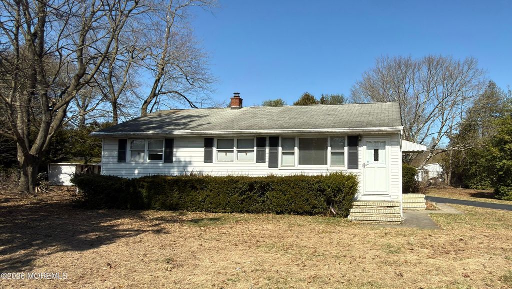 325 Sharon Road, Robbinsville, NJ 08691