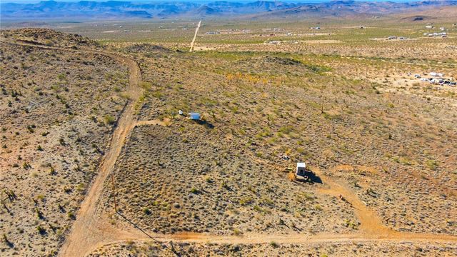 Lot 8 Laguna Rd., Golden Valley, AZ 86413