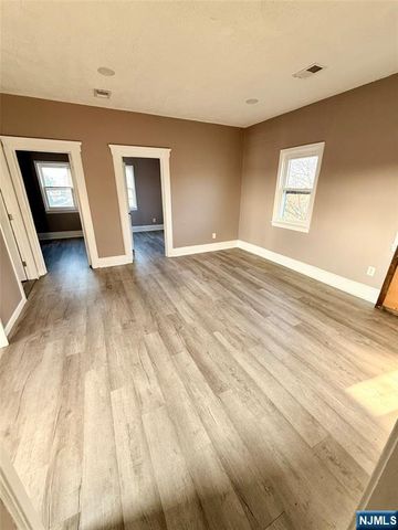 86 Hunter Street, Lodi, NJ 07644