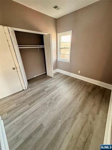 86 Hunter Street, Lodi, NJ 07644